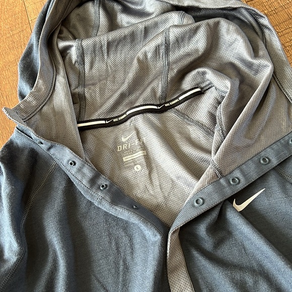Women’s Nike Running Dri-Fit Hooded Pullover - Picture 4 of 9